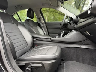 Alfa Romeo Giulia 2.0T Business / 7