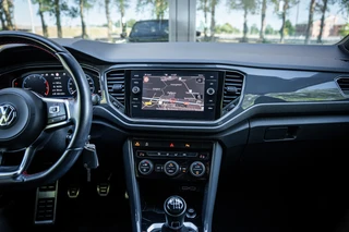 Volkswagen T-Roc 1.5 TSI Sport | Climate | Navi | Cruise | Camera | PDC / 12