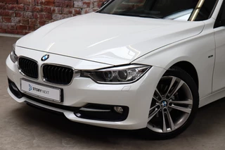 BMW 3 Serie Touring 316i High Executive Sport Line  / Navigatie Professional / Leder / Stoelverwarming / Climate Control / 18 Inch / Bluetooth / Xenon / Parkeersensoren / Cruise Control / 2