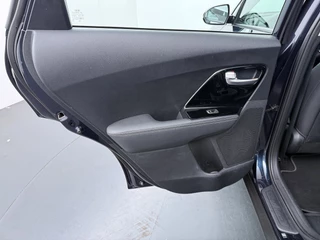 Kia Niro 1.6 GDi Hybrid DynamicLine  - Cruise Control - Lichtmetalen Velgen - Navigatie - Climate Control - Apple/Android Carplay - Virena Zekerheidspakket €895 / 36