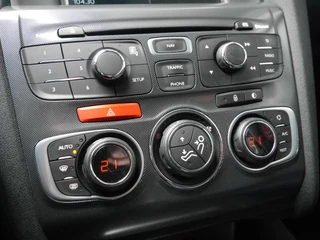 Citroen C4 1.2 PureTech Tendance | 130PK | Navigatie | Climate control | Extra getint glas | Lichtmetalen velgen | Cruise control | Trekhaak | Automatische verlichting | Regensensor | / 25