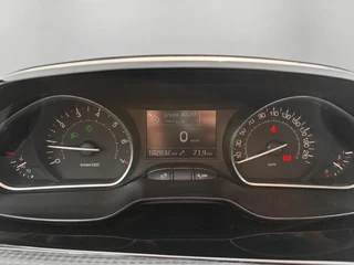 Peugeot 2008 1.2 PureTech Blue Lion / 23