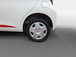 Toyota Aygo 1.0 VVT-i x / 8