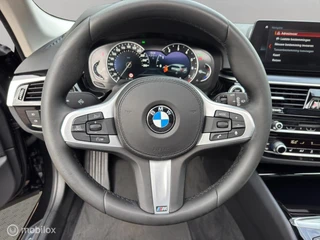 BMW 5-serie Touring 530i xDrive / Panoramadak / M-sport / 11