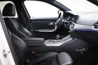 BMW 3-serie 318i M-Sport Executive Edition | AUDIO MEDIA- PACK | DRAADLOZE LADER | DAB | APPLE | CAMERA | 19" / 8