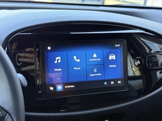 Toyota Aygo X PLAY APPLE/ANDROID LICHTMETALEN VELGEN AD-CRUISE CAMERA NL-AUTO DAB+ / 10