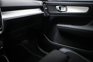 Volvo XC40 2.0 T4 | PANORAMADAK | BLIS | DAB | APPLE | ON CALL | 20" / 37
