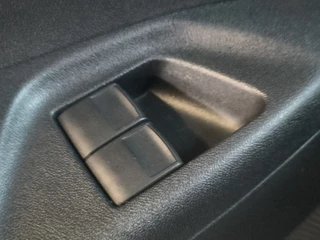 Citroën C1 1.0 VTi Apple/Android uit 2020 Rijklaar + 12 maanden Bovag-garantie “Sinds 1970 | 5.000+ reviews | Score 9,5 | Service zoals ’t hoort” Henk Jongen Auto's in Helmond,  al 50 jaar service zoals 't hoort! / 15