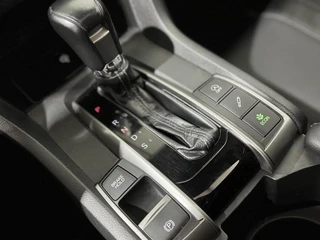 Honda Civic 1.0 i-VTEC Executive|PANO|KEYLESS|LANE ASSIST / 26