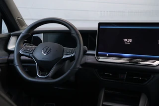 Volkswagen Tayron 1.5 eHybrid 272PK R-Line Black Style  IQ.Light/Pano/Keyless/360/DCC/ACC/Dodehoek/19"/Trekhaak wegkl. / 18
