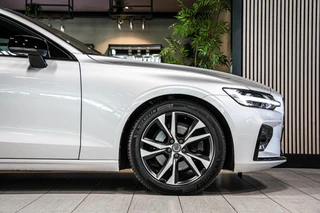 Volvo S60 2.0 B4 R-Design|H&K|Leer|Trekhaak|Carplay|ACC|ECC| / 17