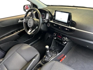 Kia Picanto 1.0 DPi DynamicPlusLine | Apple Carplay / Android Auto | Navigatiesysteem | Lichtsensor | Parkeersensoren + Camera Achter | Cruise Control | Climate Control | 15"Lichtmetalen Velgen / 28