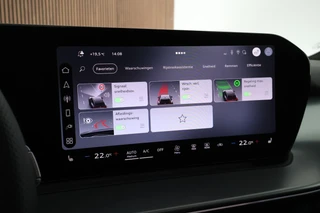 Audi Q3 1.5 272pk e-hybrid S edition Trekhaak Camera Keyless Panoramadak Stoelverwarming Virtual Cockpit Navigatie 2x S-Line / 28