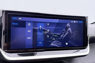 Peugeot 208 1.2 Hybrid 145 e-DCS6 GT Alcantara / 2+6 Jaar Garantie / 16