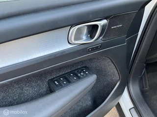 Volvo XC40 1.5 T4 Plug-in Hybrid 211PK Plus Dark H&K/PANODAK / 28