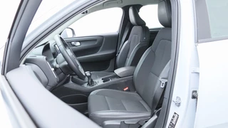 Volvo XC40 1.5 T3 Momentum Navigatie | Stoelverwarming | Trekhaak / 14
