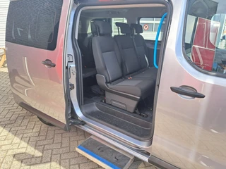 Toyota PROACE Electric Shuttle LONG EXTRA RANGE DYNAMIC 75KWH 8-PERSOONS ROLSTOELAUTO VERLAAGD-INBOUW-OPRIJPLAAT 2x SCHUIFDEUR / 11
