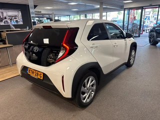 Toyota Aygo X 1.0 VVT-i MT Play /clima/stoelverw / camera/cruisec /pdc/apple/boeken / 7
