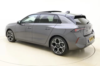 Opel Astra 1.2 Turbo 145pk Hybrid GS 145 PK Automaat | Navigatie | Panoramisch schuif/kanteldak | Stoel & Stuurverwarming | Climate control | Rondomzicht camera | Extra getint glas | 18" Lichtmetalen velgen / 5