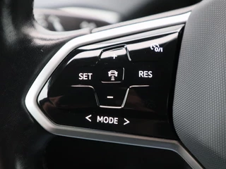 Volkswagen ID.4 First 77 kWh 204 Pk | Stoel/Stuurverwarming | Camera | Half Leer | CarPlay | Adaptive cruise | 20 Inch | 97.053 Km !! / 23