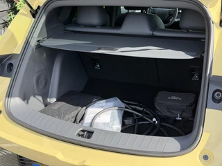 Leapmotor B05 Design ProMax 67.1 kWh 218PK Automaat Navigatie, Camera 360, Lichtmetalen velgen, Elektrische Achterklep, Kunstlederen bekleding, Stoel & Stuurwielverwarming / 12