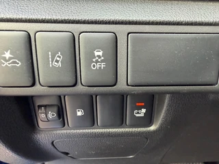 Mitsubishi Eclipse Cross 2.4 PHEV Intense+, trekhaak, stoelverwarming, achteruitrijcamera, vele opties / 44