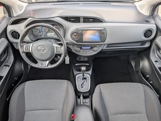 Toyota Yaris 1.5 Hybrid Aspiration / 4
