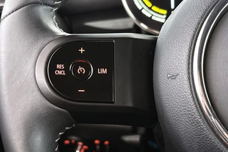MINI Electric Camden Go Edition 33 kWh SOH 97% Apple CarPlay Achteruitrijcamera Sportstoelen Stoelverwarming / 30