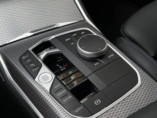 Bmw 3-serie 330i xDrive M-sport | 360 Camera | Keyless | Sfeerverlichting | / 19
