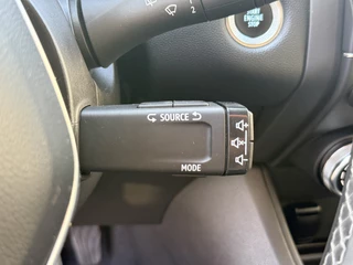 Renault Captur 1.6 E-Tech Hybrid 145 Intens  | LED | Keyless | DAB | Apple / Android | PDC v+a incl. Camera / 24