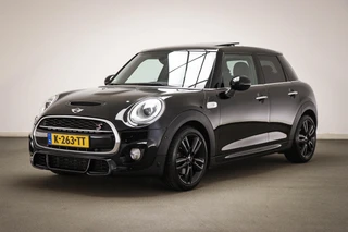 MINI 5-Deurs 2.0 Cooper S Chili Serious Business | PANORAMADAK | HEAD UP | LEDER | STOELVERWARMING | CLIMA