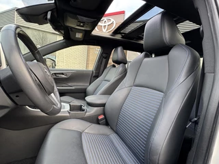 Toyota RAV4 2.5 HYBRID AWD BI-TONE PANO-DAK STOELVERW BLIND-SPOT 360° CAMERA PARK-SENSOREN APPLE/ANDROID EL-ACHTERKLEP / 15