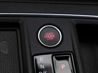 SEAT Leon Sportstourer 1.5 TSi e-Hybrid 204 Pk Automaat FR Business | Trekhaak | Carplay | Virtual Cockpit | Keyless | Adaptive Cruise | Stoel- en Stuurverwarming | 17 Inch / 34