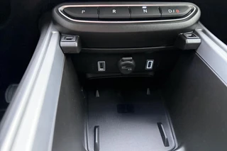 Jeep Avenger Summit 54 kWh | Camera | Apple carplay/Android auto | Voorruitverwarming | Climate control / 26