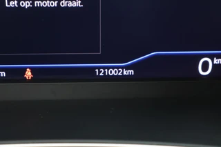 Volkswagen T-Roc 1.5 TSI 150pk DSG Sport Trekhaak Stoelverwarming Camera Keyless Navigatie / 31