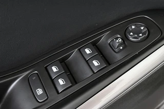 Opel Grandland 1.6 Turbo Plug-In Hybrid 4x4 Ultimate 300 PK Afneembare Trekhaak Stoel-Stuurverwarming / 31
