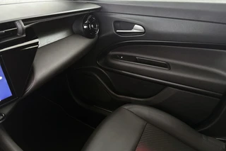 Alfa Romeo Junior 1.2 Turbo Hybrid Ibrida Speciale Pack Techno Stoelverwarming Camera / 44