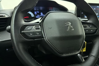 Peugeot 2008 1.2 PureTech Active Cruise Control l Airco l Apple Carplay/Android Auto l Parkeersensoren l Centrale Deurvergrendeling l Elektrische ramen l Elektrisch Verstelbare Spiegels / 18