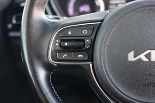 Kia e-Niro DynamicPlusLine 64 kWh|Schuif-kanteldak|Stoelverwarming|Camera|Clima|Cruise|Telefoon / 21