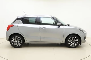 Suzuki Swift 1.2 Style Smart Hybrid 83pk | Navigatie | Climate Control | Cruise Control | Stoelverwarming | Camera | Lichtmetalen Velgen | Apple Carplay - Android Auto / 10