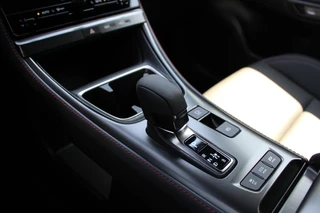 Lexus LBX 1.5 Emotion 2WD / 28