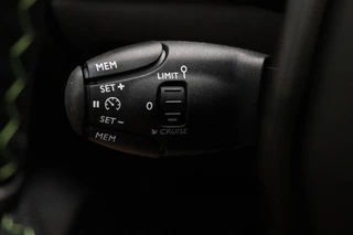 Peugeot e-208 EV GT 51 kWh 16% Bijtelling | 400+ km Actieradius WLTP | Panorama Dak | Navigatie | Camera Voor & achter | Airco | Cruise Control / 30