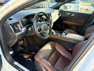 Volvo V60 2.0 T6 Recharge AWD R-Design / 360 camera / Panoramadak / Leder / head-up / Harman-Kardon / 15