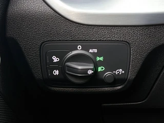 Audi Q2 35 TFSI epic Automaat | Adaptive Cruise | Stoelverwarming | CarPlay | Camera | Parkeersensoren achter / 28