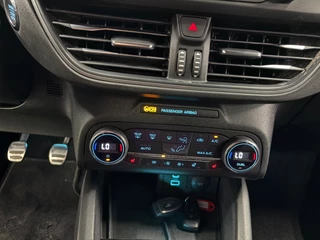 Ford Focus Wagon 1.0 EcoBoost Hybrid ST Line Style/ NL auto/ Achteruitrijcamera/ Sensoren / 28