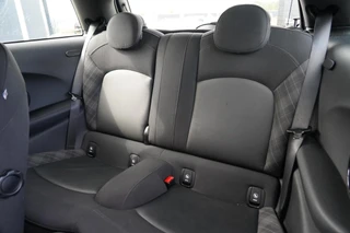 Mini Mini 1.5 Cooper Chili Serious Business | 1e eigenaar | Volledig onderhouden | Climate Control | LED | Cruise Control | Bluetooth | 18 inch | Navigatie | Comforttoegang | / 29