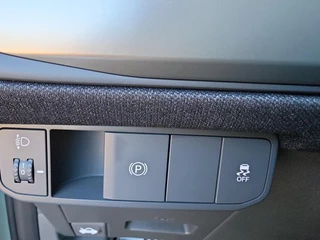 Kia EV3 GT-Line Business Edition 81.4 kWh | Navigatie | Stoel + Stuur verwarming | Navigatie | Climate control | Parkeer camera achter / 22