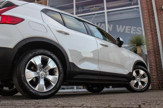 Volvo XC40 1.5 T3 Momentum Pro | 1e eigenaar | NL auto | Inc btw | Cruise control | Climate control | LED | Navigatie | Bluetooth | 18 inch | Trekhaak | Half leer | 163 pk / 46