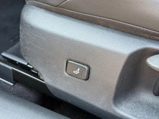 Toyota Corolla 1.8 HYBRID Automaat Navi Camera Trekhaak ACC / 28