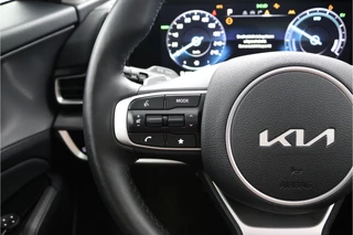 Kia Sportage 1.6 T-GDi Hybrid DynamicPlusLine  - Kantel/Schuifdak - Stoel en stuur verwarming - Parkeersensoren - Navigatie- Fabrieksgarantie tot 10-2031 / 23
